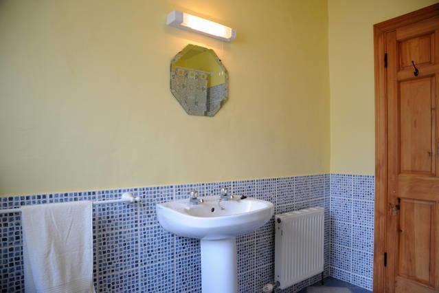 Griffins Holiday Cottage Дингъл Екстериор снимка